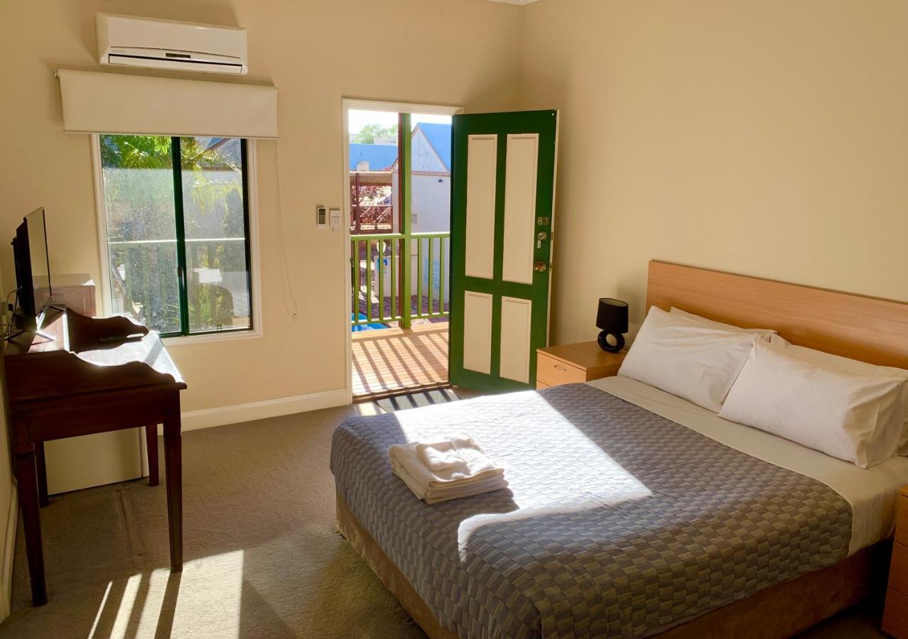 Settlers Hotel ヨーク エクステリア 写真